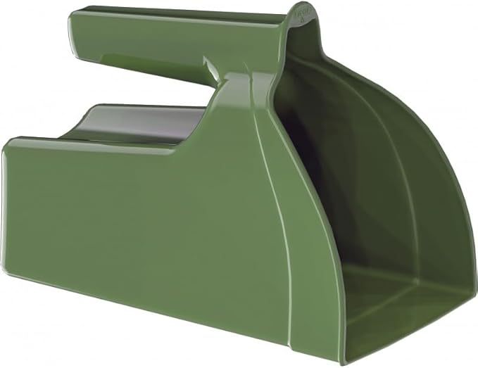 My Favorite Chicken Green Feed Scoop, 2.5L Capacity, Durable Plastic with Ergonomic Handle, for Pellets, Crumbles, Mash, Grains, Poultry Supplements