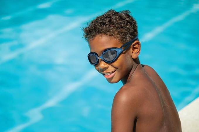 Zoggs Junior Predator Anti-Fog UV Protection Adjustable Strap No-Leak Comfortable Soft Silicone Swimming Goggles, 6-14 Years