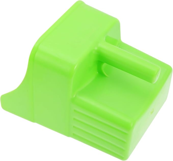 Thick Plastic Feed Shovel for Livestock Heavy-Duty Animal Feed Scoop Ergonomic Handle for Grain and Fodder in Farms