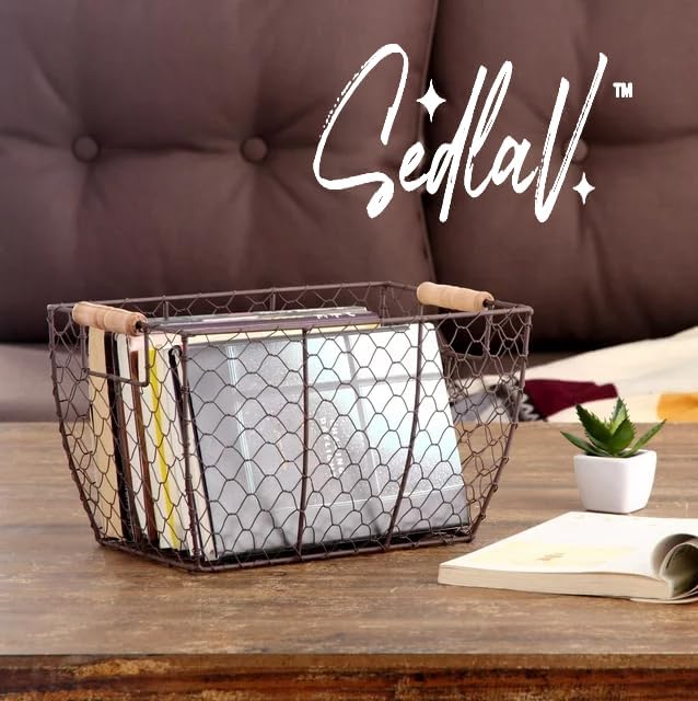 SEDLAV Rustic Farmhouse Brown Wire Basket with Wooden Handles - Vintage Chicken Wire Storage, Kitchen Organizer, Decorative Handwoven Bin for Eggs, Country Style Home Decor