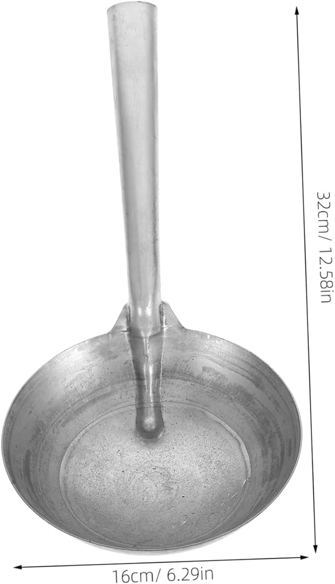 ibasenice Manual Watering Tool Heavy-duty Feed Scoop Iron Spoon for Garden Horse Goat Feeding Reusable Ladle Ergonomic Handle Easy to Use