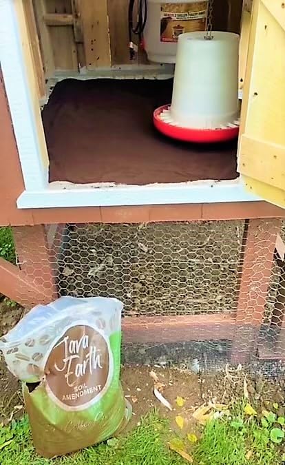 JavaEarth® Loose Poultry Bedding, Upcycled Spent Coffee Grounds, 20 lbs