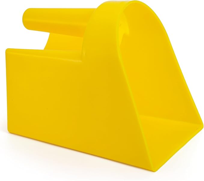 Cedilis 8 Pack Plastic Enclosed Feed Scoop, 2 Quart Heavy Duty Bird Seed Scooper with Handle, Large Scoop for Horse Chicken Goat Livestock Animal Feeding, Stackable, Durable