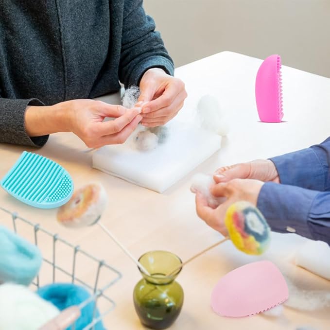 WEBEEDY 5 Colors Felting Mat Cleaner Foam Pad Silicone Cleaning Board Finger Egg Shaped Makeup Brush Washing Pad Scrubber Felting Cleaning Tools for Needle Felting Art Craft Supplies