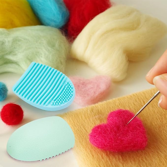 WEBEEDY 5 Colors Felting Mat Cleaner Foam Pad Silicone Cleaning Board Finger Egg Shaped Makeup Brush Washing Pad Scrubber Felting Cleaning Tools for Needle Felting Art Craft Supplies