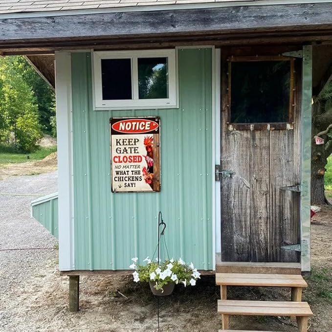 Humorous Chicken Coop Sign - ”Keep Gate Closed“ Decorative Metal Sign for Farm or Home 12" * 8" (261)