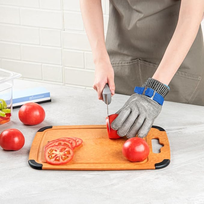 Restaurantware-Life Protector 9.3 x 3.9 Inch Kitchen Glove For Cutting, 1 306-Grade Steel Metal Glove - Level-9 Protection, Polyethylene Fabric, Stainless Steel Cutting Mitt, Durable, Dishwashable