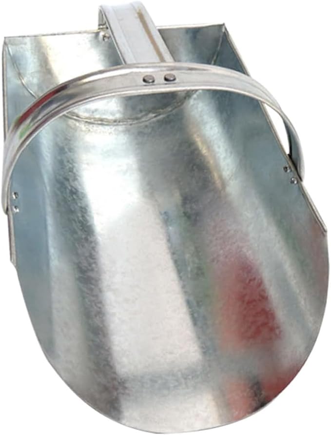 Heavy Duty Iron Poultry Feed Scoops Large Capacity Ergonomic Handle Rust Coating Easy Feeding Scoops