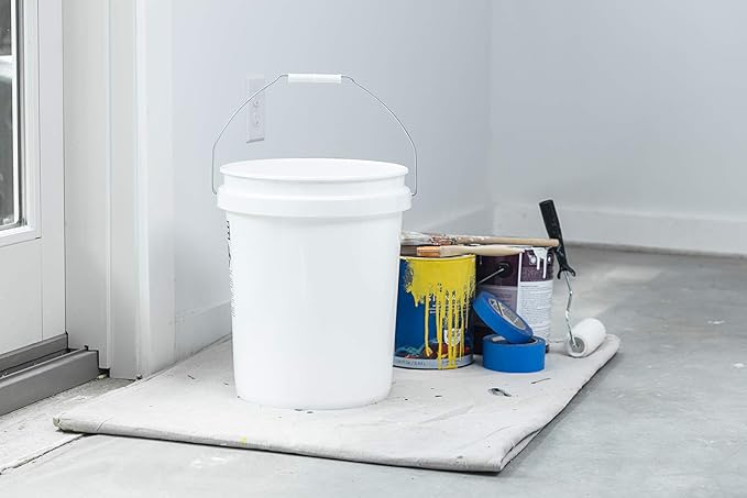 United Solutions 5 Gallon Bucket - 3 Pack, White, Heavy Duty BPA-Free Plastic Bucket, Comfortable Handle, Easy to Clean, Perfect for on The Job, Home Improvement, or Household Cleaning