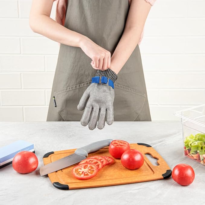 Restaurantware-Life Protector 9.3 x 3.9 Inch Kitchen Glove For Cutting, 1 306-Grade Steel Metal Glove - Level-9 Protection, Polyethylene Fabric, Stainless Steel Cutting Mitt, Durable, Dishwashable