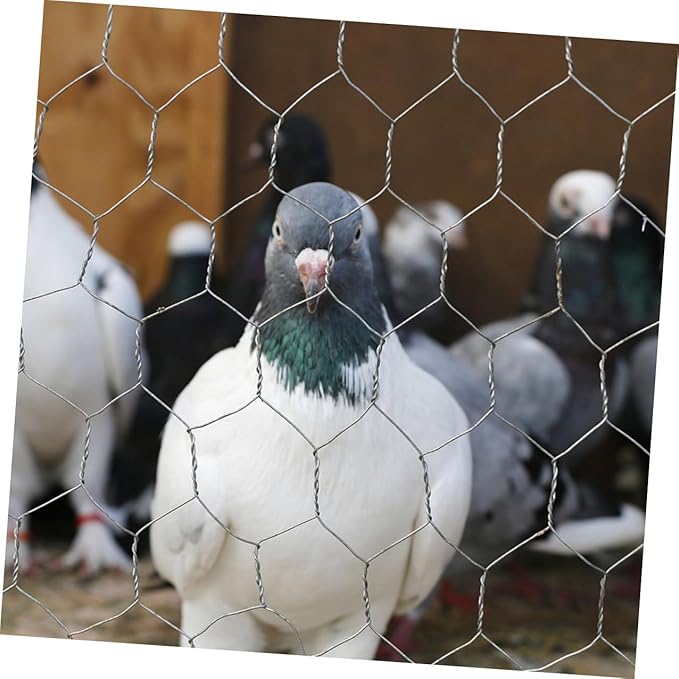 Galvanized Poultry Wire Fence Mesh for Chicken Coop and Garden Protection, 0.4m X 4m Heavy Duty Metal Wire Mesh 0.6mm Diameter and 16-Hole Pattern for Outdoor Farm Use