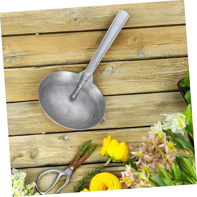 Happyyami Metal Feed Scoop Heavy Duty Iron Ladle for Horse Goat Feeding Watering Use
