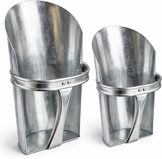 Domensi 2 Pcs Heavy Duty Metal Feed Scoops, Large 4 Qt & 2.5 Qt Galvanized Steel Horse Feed Scoop for Grain, Livestock, Chicken & Dog Food, Easy Clean