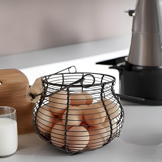 LINCOUNTRY. Farmhouse Wire Egg Baskets for Gathering Fresh Egg With Handle, Round Metal Chicken Egg Collecting Basket Countertop Holder Vintage Style for Kitchen