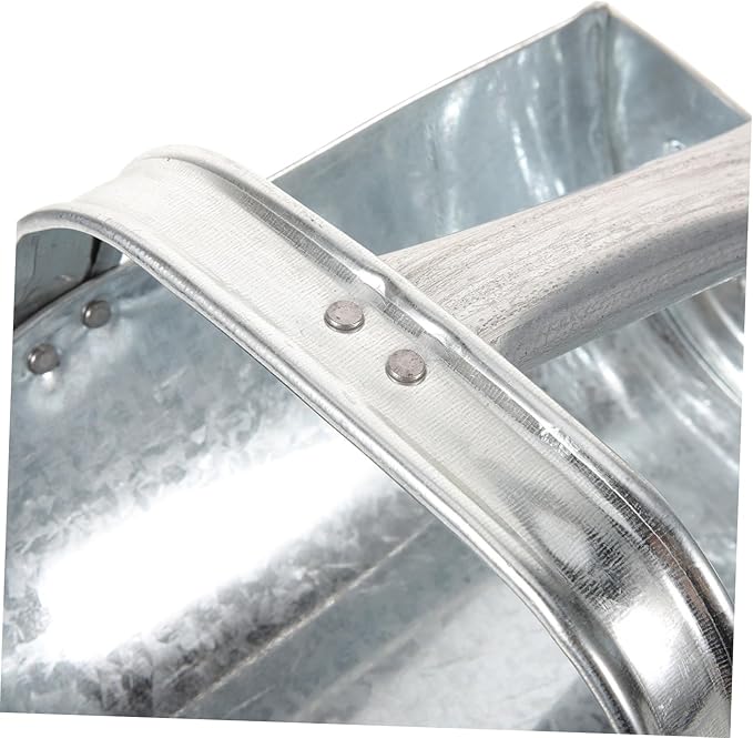 VOSAREA Large Feed Scoop Heavy Duty Farm Shovel for Livestock and Poultry Ergonomic Handle Portable and Easy to Clean for Grain Distribution