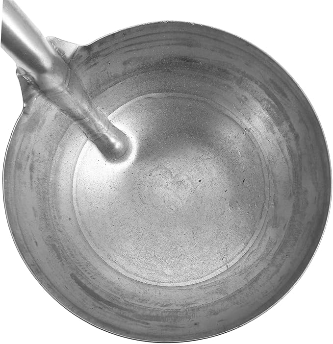 ibasenice Manual Watering Tool Heavy-duty Feed Scoop Iron Spoon for Garden Horse Goat Feeding Reusable Ladle Ergonomic Handle Easy to Use