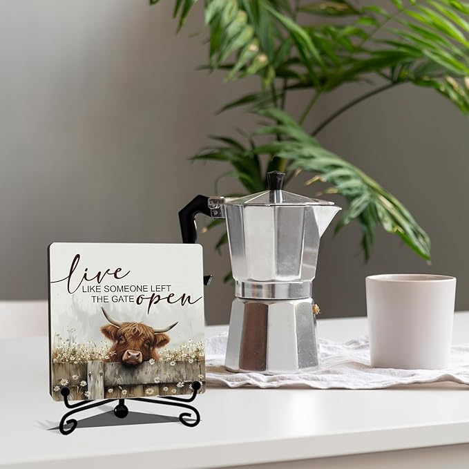 Funny Highland Cow Decor, Cow Gifts for Women, 5 Inch Inspirational Wooden Plaques for Farmhouse Home Table, Live Like Someone Left the Gate Open Sign - A01