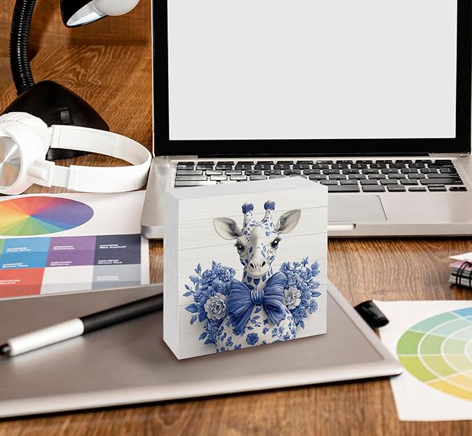Blue and White Chinoiserie Giraffe Wooden Signs,Grand Millenial Bow Blue Giraffe Floral Home Decor Signs,Chinoiserie Porcelain Desk Decorations,Farm Animal Office Bathroom Decor