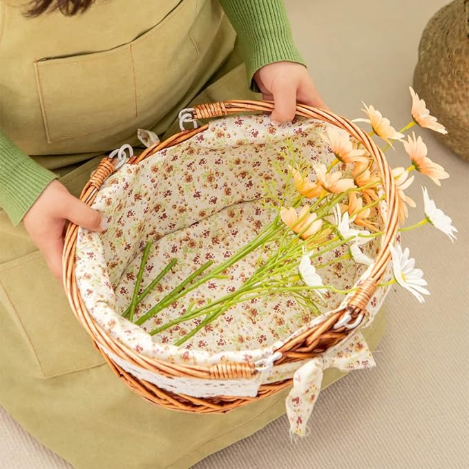 YRJJ Wicker Picnic Basket with Handles & Liner Oval Empty Gift Basket Willow Woven Easter Eggs & Candy Storage Basket Fruit Serving Basket Kids Blanket Toy Organizer, 1