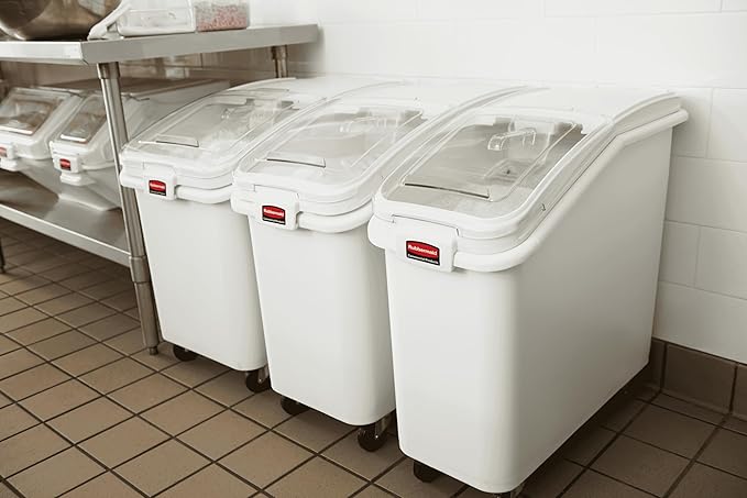 Rubbermaid Commercial Products ProSave Shelf-Storage Ingredient Bin With Scoop 400-Cup Capacity Plastic White Sliding Lid Container with Wheels for Kitchen/Restaurant/Food Organization