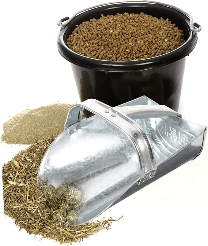 Garneck Livestock Feed Scoop Heavy Duty Shovel for Poultry and Farm Food Durable Design for Distribution and Feeding at Farms Gardens and Orchards