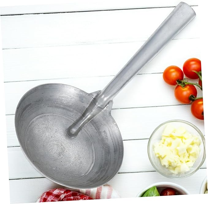 Yardwe Horse Feeding Scoop Ladle Iron Spoon Ergonomic Handle Farm Backyard Garden Tool Metal Scoop
