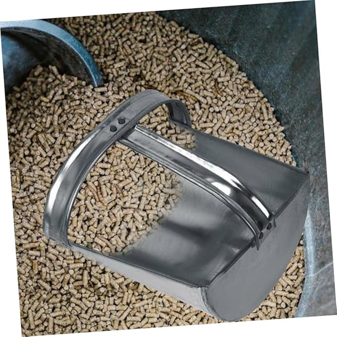 TOYANDONA 2pcs Iron Shovel Thickened Veterinary Food Scoop for Farms Gardens and Orchards Lightweight and Design for Easy Carrying and Use