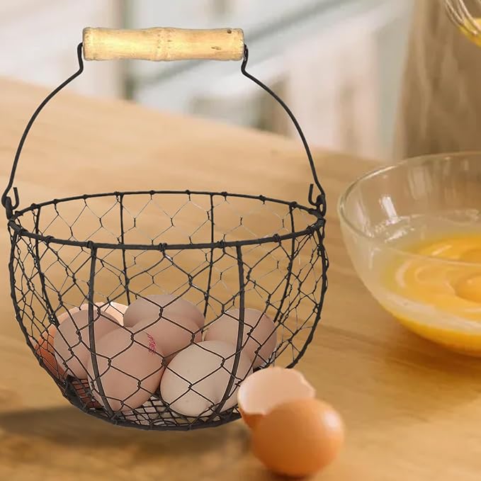 Metal Wire Egg Basket for Gathering Eggs, Vintage Egg Collecting Basket with Handle, Farmhouse Eggs Storage Container for Kitchen Pantry Organization