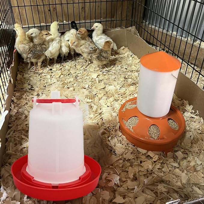 DoubleWood 4PACK Plastic Poultry Drinker Chick Waterer Kit 1 L Waterer Hanging Poultry Water Container (4)