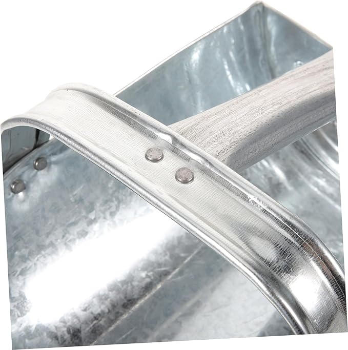 Large Thicken Feed Scoop Livestock Food Shovel for Farm Use Medium Easy to Clean Wear-Resistant for Feeding Poultry and Livestock