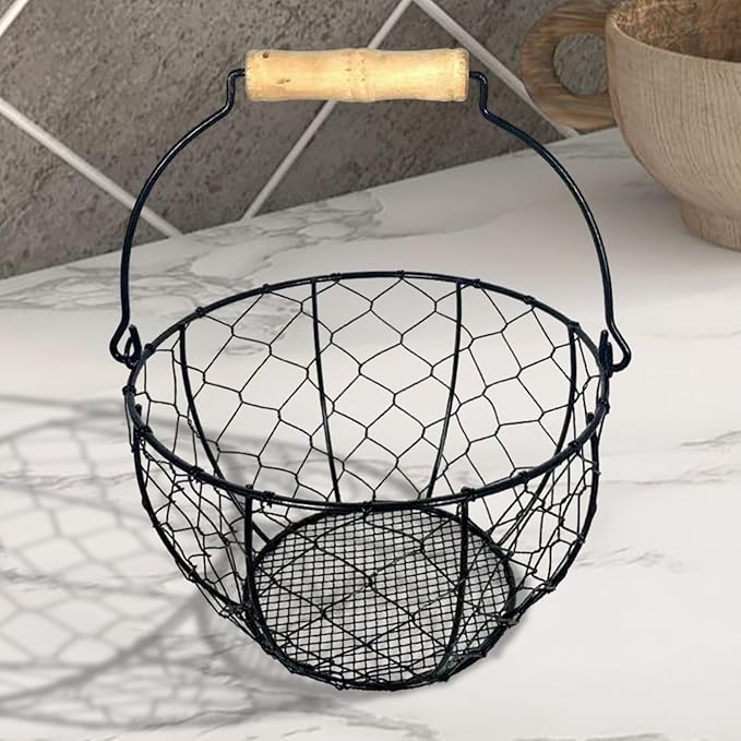 Metal Wire Egg Basket for Gathering Eggs, Vintage Egg Collecting Basket with Handle, Farmhouse Eggs Storage Container for Kitchen Pantry Organization