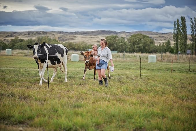 Gallagher Smart Fence 2 | Portable Electric Fence for Livestock Containment | Quick Install Temporary Field Fencing | 328ft of 4-Strand Electric Fencing with Built-in Posts and Reels