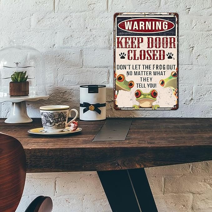 PEACHGARDEN Funny Frog Warning Decor Retro Metal Tin Sign Keep Door Closed Don't Let The Frogs Out No Matter What They Tell You Vintage Tin Sign for Home Office Room Wall Decor Poster 8x12inch
