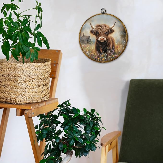 Hiuwevt Rustic Highland Cow Round Wall Art Decor, Cottagecore Wildflower Western Cow Framed Canvas Prints, Farm Animal Cattle Round Wall Hanging Decor for Home Bedroom Decorations, 10x10 Inches