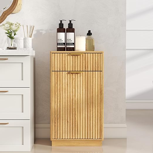 19 Inch Single 10 Gallon Wood Grain Tilt-Down Trash Can Cabinet with Storage Drawer,Wood Grooved Recycling Cabinet with Wave Texture Hidden Pull-Out Trash Can for Kitchen,Bathroom (Oak-02)