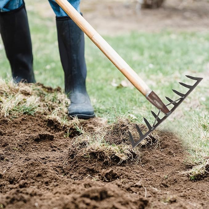 TEHAUX Dark Grey 9-Tine Agricultural Rake for Soil Loosening and Grass Gathering, Farm and Garden Hand Tool for Planting and Soil Preparation