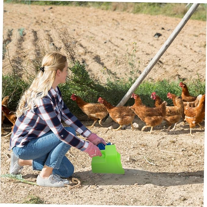 TOYANDONA Heavy Duty Livestock Feed Scoop – Thickened Plastic Fodder Shovels for Poultry and Livestock – for Grain and Seed Smooth Edges