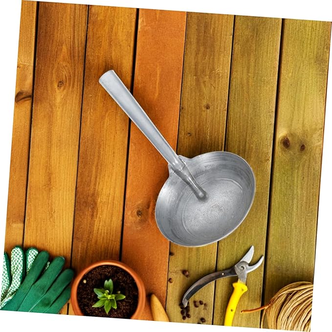 Happyyami Metal Feed Scoop Heavy Duty Iron Ladle for Horse Goat Feeding Watering Use
