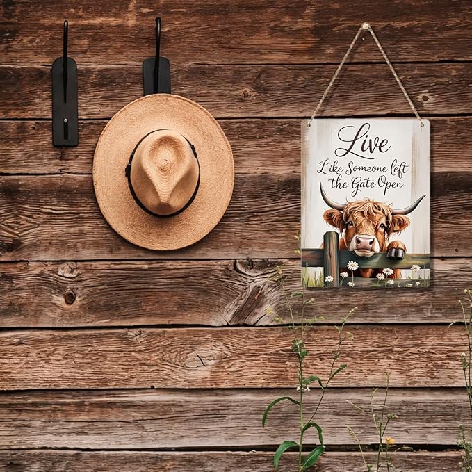 Highland Cow Gifts Sign Live Like Someone Left The Gate Open Sign for Home Bathroom Farm Cow-Coop Kitchen Yard Country Decor 8x10 Inch