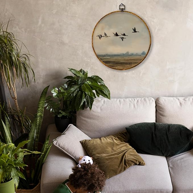 Hiuwevt Flying Duck Round Wall Art Decor, Vintage Farmhouse Waterfowl Framed Canvas Prints, Rustic Mallard Duck Round Wall Hanging Decor for Country Farm Home Room Decorations, 10x10 Inches