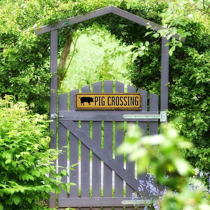 Rustic Farmhouse Metal Tin Sign, Pig Crossing Sign, Vintage Animal Road Signs for Porch, Yard, and Farmhouse, Animal Crossing Warning Signs, Perfect for Garden and Road, 15.7 x 3.9 inches