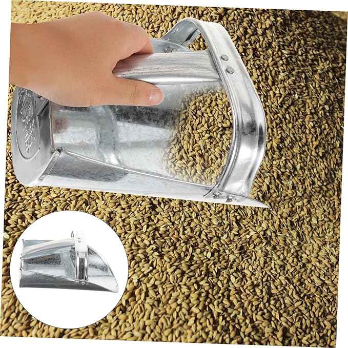 Large Thicken Feed Scoop Livestock Food Shovel for Farm Use Medium Easy to Clean Wear-Resistant for Feeding Poultry and Livestock