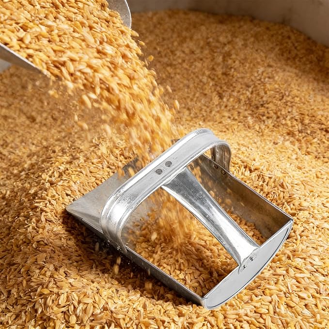 3 Pack Galvanized Feed Scoop Set, Heavy Duty Metal Grain Scoop for Livestock, Horse & Chicken, 3 Sizes with Rolled Edges & Flat Base for Farm, Coop, Gardening