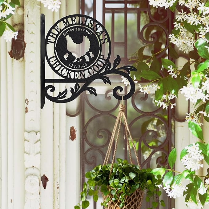Personalized Chicken Coop Metal Sign with Hanging Basket Hook,Custom Farmhouse Wall Mount Plaque, Rustic Outdoor Chicken Coop Sign with Hen & Chicks Design,Farm Decor Accessory,Gift for Chicken Lovers