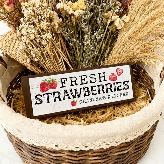 Grandma's Kitchen Wood Sign, Fresh Strawberries Sign, Country Style Wall Decoration, Rustic Home Decor for Kitchen, Gift for Grandma 9.5x3.1x1 inches