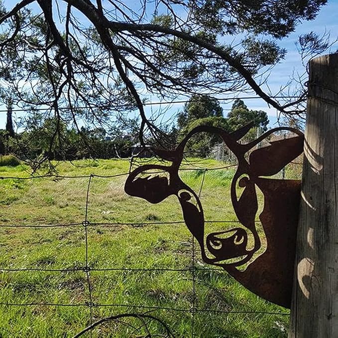 Farm Peeping Cow Metal Art Outdoor Decor Garden Fence Decoration, Farmhouse Backyard Hang Artwork Wall Decor, Outdoor Yard Patio Lawn Statue Gift for Loved Dad Grandpa (Cow)