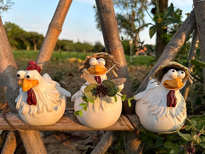 Teaeeno Chicken Fence Decor Statues,Funny Farm Sculpture Chicken Decorations,3 Chickens a Set,Resin Chicken Figurines,Cute Animal Outdoor Sculpture for Home Garden Stairs,Farm,Patio,Backyard