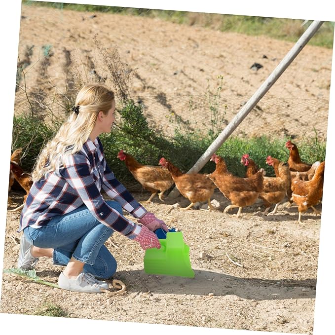 Thick Plastic Feed Shovel for Livestock Heavy-Duty Animal Feed Scoop Ergonomic Handle for Grain and Fodder in Farms