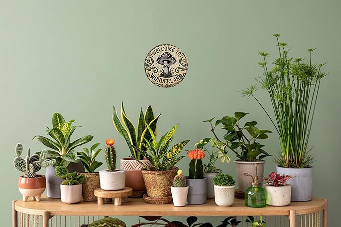CSWLJS Mushroom Decor Vintage Round Metal Tin Sign “Welcome to Wonderland” 8 × 8 in Wall Decor for Kitchen Living Room Garden Cottage Gift
