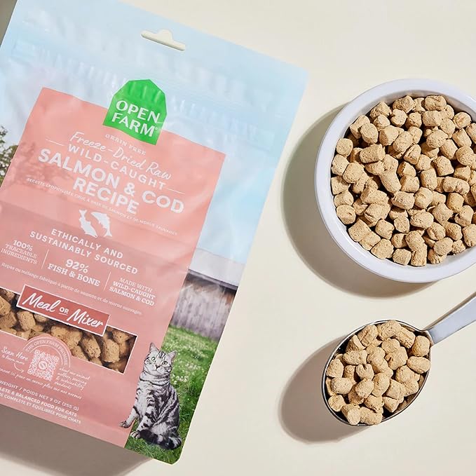 Open Farm, Freeze Dried Raw Cat Food, Complete Meal Morsels or Cat Treats with 92% Meat, Organs & Bone, Wild-Caught Salmon & Cod Recipe, 9oz Bag